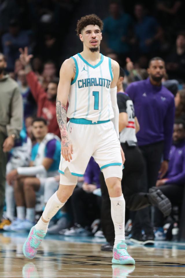 国际比赛日夏洛特黄蜂备战全明星赛,迎来里程碑细节曝光,气氛紧张,球探报告显示潜力的简单介绍 国际比赛日夏洛特黄蜂备战全明星赛,迎来里程碑细节曝光,气氛紧张,球探报告显示潜力的简单介绍